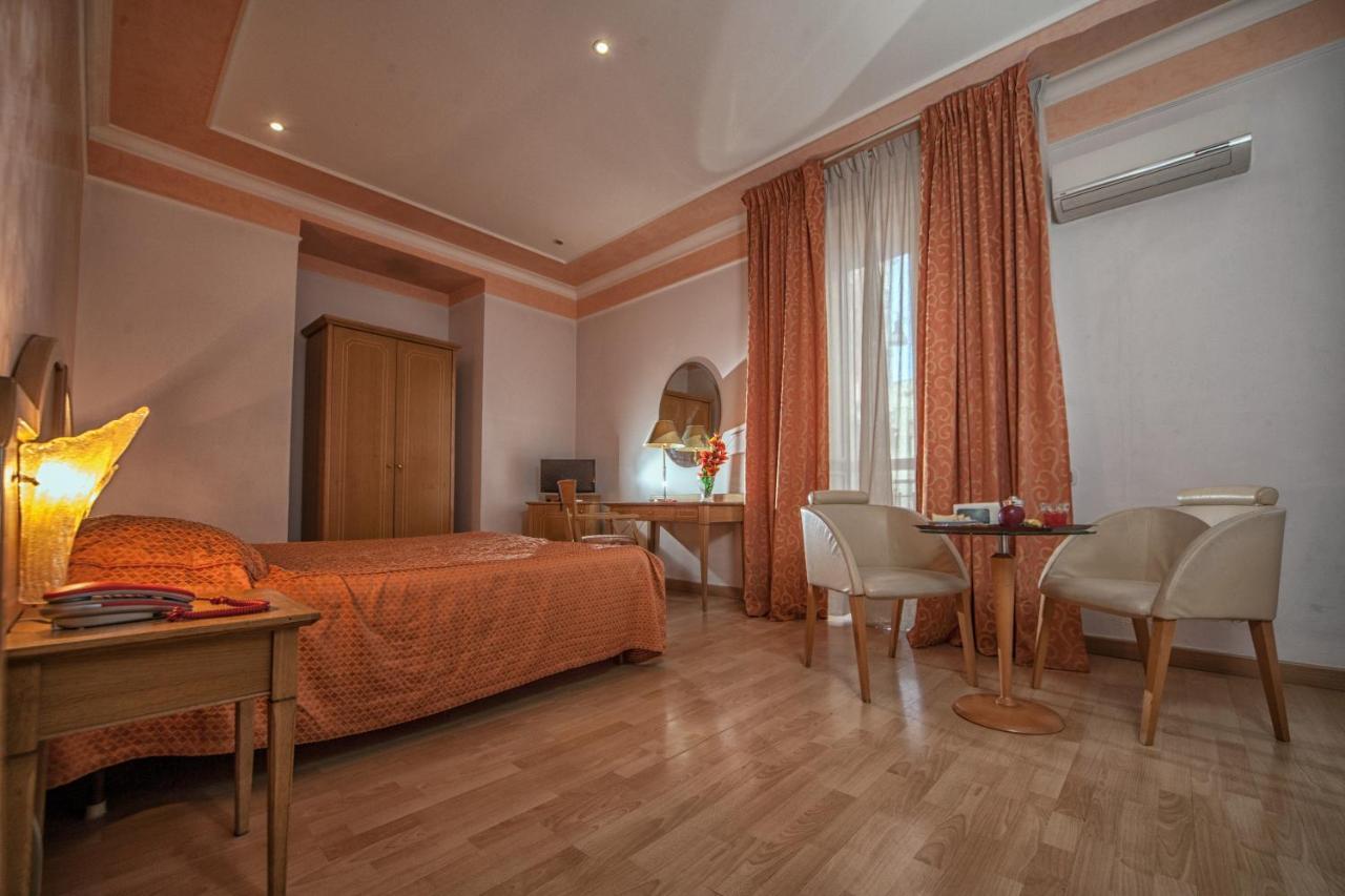 Hotel Cesare 14 Napoli Eksteriør bilde